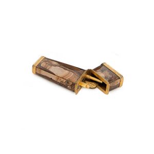 A mocha agate etui, French, early 19th century. 9 cm long