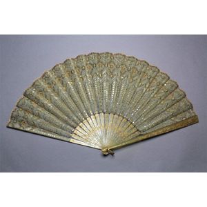 Vintage hand-held French and English lady's fans - price guide and values