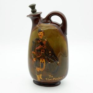 Royal Doulton Kingsware the pipe Major Dewar's Whisky flask