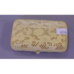 Chinese ivory cigarette box, C:1900, Measuring 8.5 cm wide.…