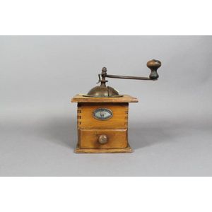 Vintage French Mutzig Framont coffee grinder, 18 cm high, 13 cm…