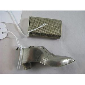 Stylish 'Art Deco' silver plate vesta box, (2). Stylish 'Art…