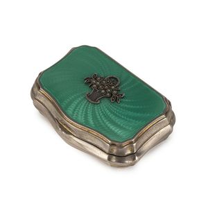 A fine Austrian silver pill box with green guilloche enamel lid…