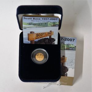 A 2007 N.Z. 'Scott Base 1957-2007' mini gold proof coin, 1.…