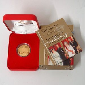 A 2007 N.Z. $10 'Diamond Wedding Anniversary' gold coin, 7.78gm.…