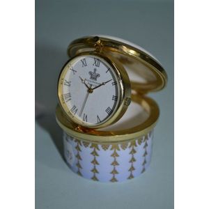 Official Buckingham palace lidded patch box with internal…