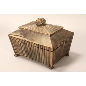 Stunning Anglo-Indian sewing box, in horn, of fluted…