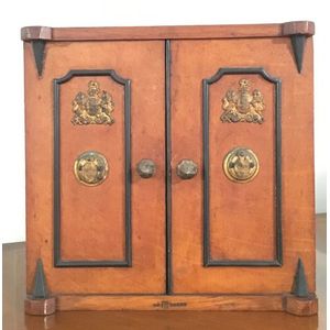 An Aesthetics cigar box with Juan Cueto label and Rd mark in…