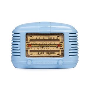 Astor Mickey blue bakelite mantel radio, 18 cm high, 28 cm wide,…