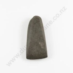 Pre-European argillite toki with significant losses, found in Kaipara ...