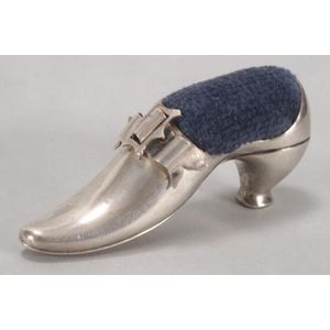 Victorian sterling silver shoe pin cushion, hallmarked…