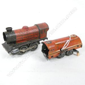 Old Hornby engine Wear to paint and tin plate wind up carriage,…