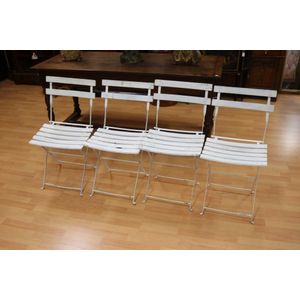 Set of four French iron and slat folding garden chairs (4)