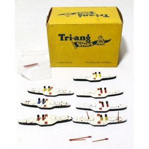 Seven Tri-ang ships Minic Minature model ships, 4 x M. 728 'P.S.…