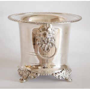 A Whitehill silver plate champagne bucket, 20th century, 19 cm…