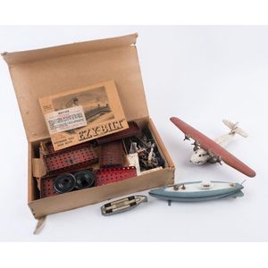 Meccano & Ezy-Built: constructional toy parts in box (39 x 23…
