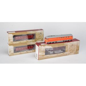 Bachmann china: 4B diesel locomotive CD00202 together with…