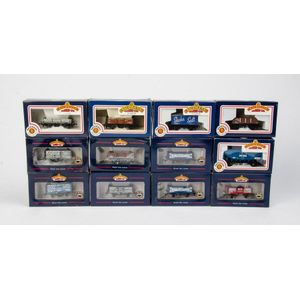 Bachmann branch-line 00 scale engine, wagons & coaches,…