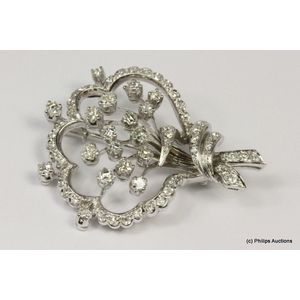 Lovely Vintage Diamond Foliate Motif Brooch 18K Yellow Gold