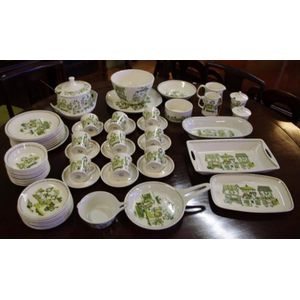 Extensive Figgjo Norway dinner service, Market pattern,…