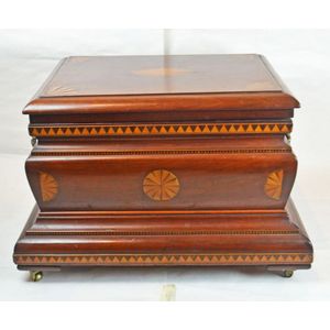 An English Regency period mahogany cellarette early to mid 19th&hellip;