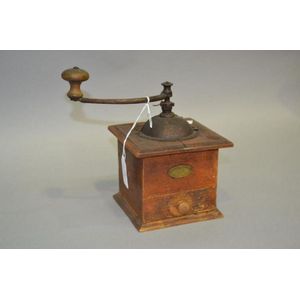 Vintage French Peugeot coffee grinder, approx 20 cm high