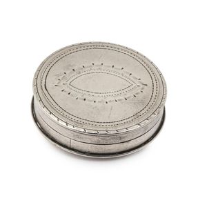 A Georgian sterling silver circular patch box by Samuel…