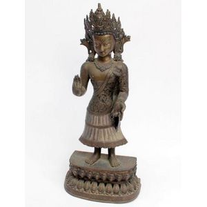 A large bronze standing Tara, 20th century, wearing a pleated&hellip;