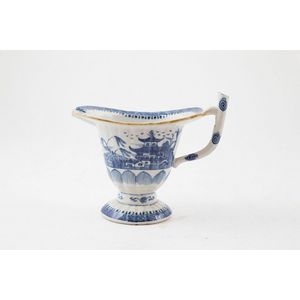 Export ware gravy boat silver helmet shape decorated in…