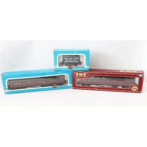 Eighteen various Airfix models, GMP and railway systems, some…