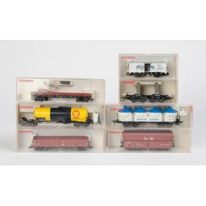 Fleischmann: HO scale freight cars comprising #5281, 5282, 5365,…