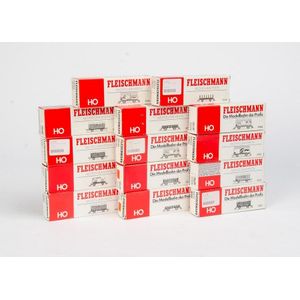 Fleischmann: HO scale freight cars, comprising #5010, 5011,…