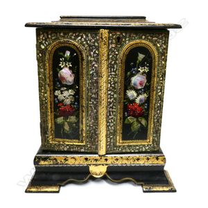 A Victorian papier mache jewellery box, gilt and floral painted…