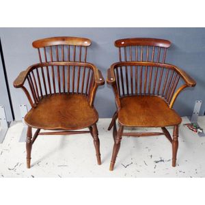 Pair antique oak Windsor chairs each with columned back and&hellip;
