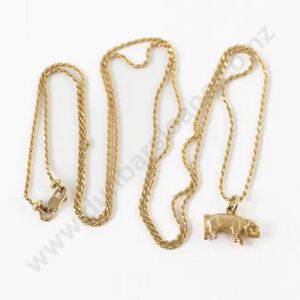 18ct fancy link neck chain with pig pendant, 68 cm length,&hellip;