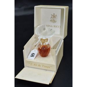 Nina Ricci boxed perfume in Collectors Lalique bottle with dove…