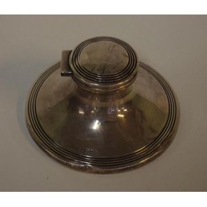 Edwardian sterling silver ink well hallmarked Chester 1909 (S…
