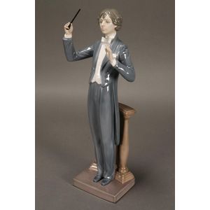 Lladro Retired Tall Maestro/ Conductor Spanish - Ruby Lane