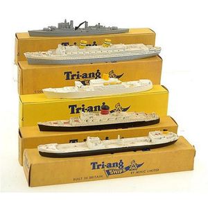 Five Triang Minic ship models, including M720 RMS Aragon, M706…
