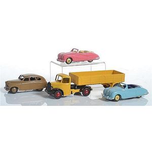 Four unboxed Dinkys, all repainted, including 140 Austin A90…