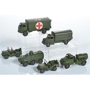 Six unboxed Dinky military vehicles, including 30sM (625)…