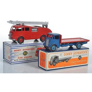 Dinky 512 Guy flat truck, 1st type cab, dark blue cab, red back,…