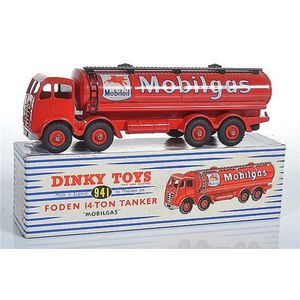 Dinky 941 Foden 14-ton tanker 'Mobilgas', 2nd type cab (E box…