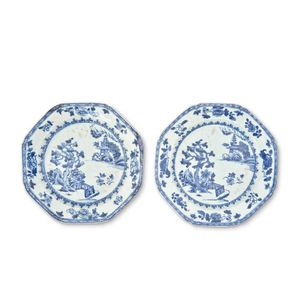 A pair of blue-and-white hexagonal plates, 18th century box, 22.…