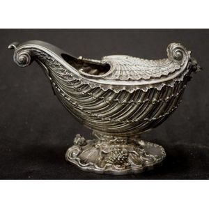 Early Victorian silver plated spoon warmer shell form spoon…