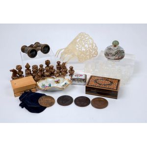 Opera glasses, mantilla hair comb, three jewellery boxes,…