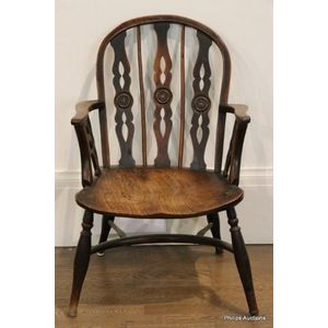 A Victorian elm Windsor chair, 18th century the Windsor carver&hellip;