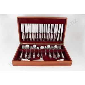 Walker & Hall 150 piece silver plate canteen of cutlery beaded…