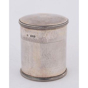 An English sterling silver tea caddy, 20th century, 9 cm high,…