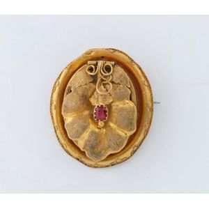 Missing Acorn Brooch fashion with Ornate Edge